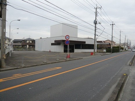 前面道路（県道沿い）