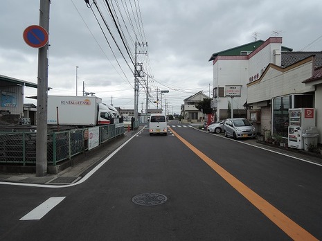 東側前面道路