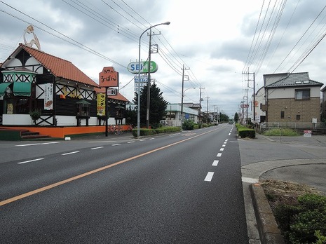 西側道路　夕日が丘通り