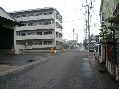 前面道路　東側