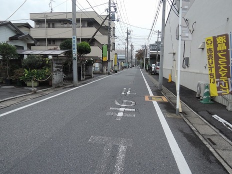 東側　前面道路