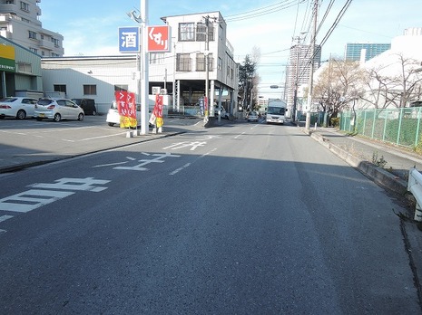 東側前面道路