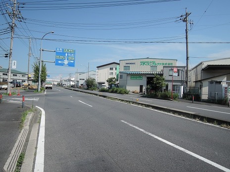 北側前面道路