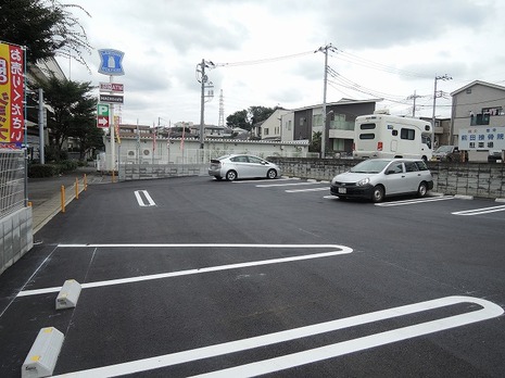 アスファルト敷き第二駐車場　110坪