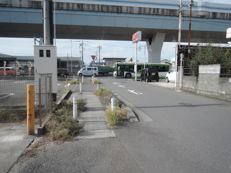 北側前面道路